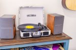 Retro record player with records - Complete vintage